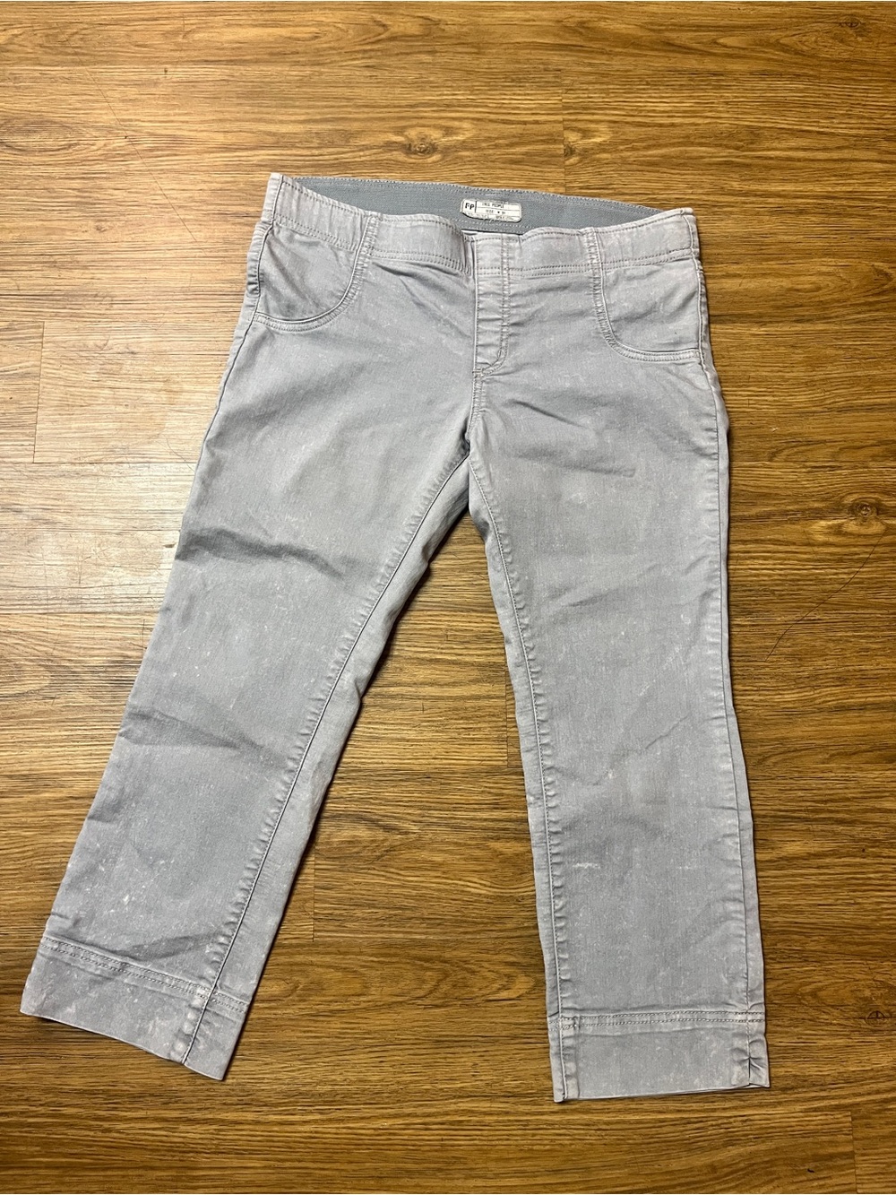 Free People Women’s Gray Faded Wash Ankle Cropped Pull-On Pants Capri Mid-Rise